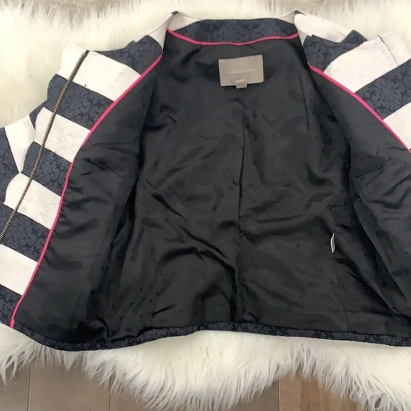 Banana Republic Women’s black & white striped blazer size 4 With zipper closure - Picture 8 of 9